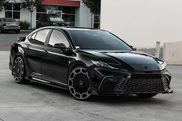 Фото дисков Giovanna Dicotto Алмазная проточка на Toyota Camry IX (XV80)