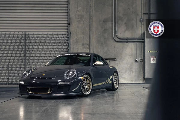 Фото дисков HRE 300 GT Глянцевая шампань на Porsche 911 VI