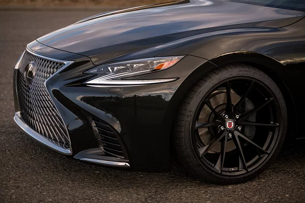 Фото дисков HRE P204 Черный сатин на  Lexus LS V