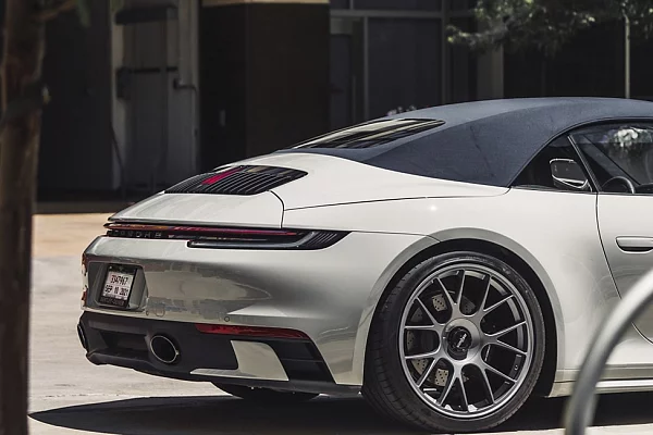 Фото дисков Rotiform TUF Серебро на Porsche 911 VIII