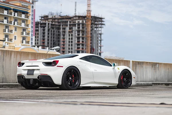 Фото дисков HRE S207 Черный сатин на Ferrari 488
