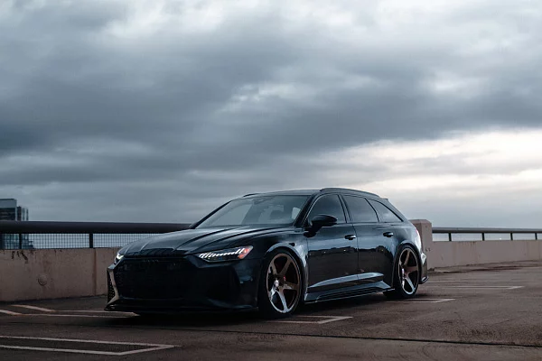 Фото дисков HRE 305M Глянцевая бронза на Audi A/RS 6 (C8)