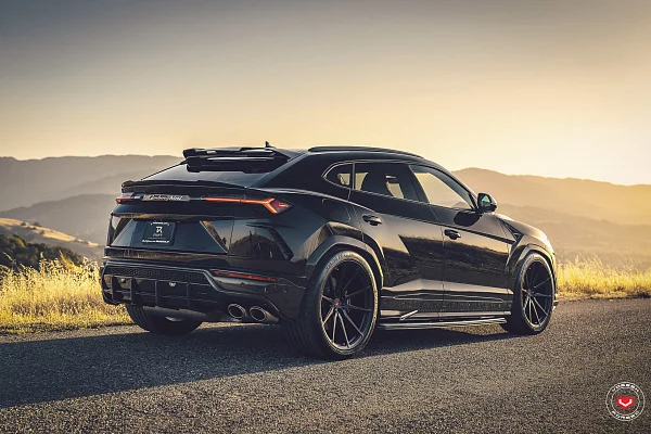 Фото дисков Vossen M-X2 Черный сатин на Lamborghini Urus