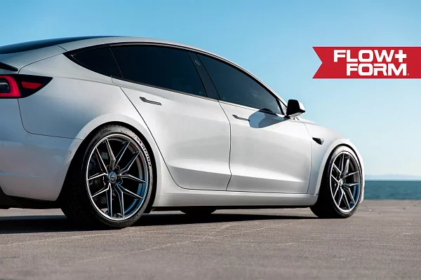 Фото дисков HRE FF21 Глянцевый темный лак на Tesla Model 3