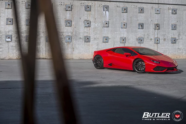 Фото дисков Vossen M-X2 Черный глянец на Lamborghini Huracan
