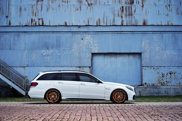 Фото дисков HRE P104 Глянцевая медь на Mercedes-Benz E-Class (W212, S212, C207)