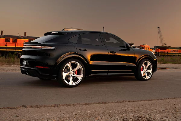 Фото дисков HRE 522M Глянцевый лак на Porsche Cayenne III