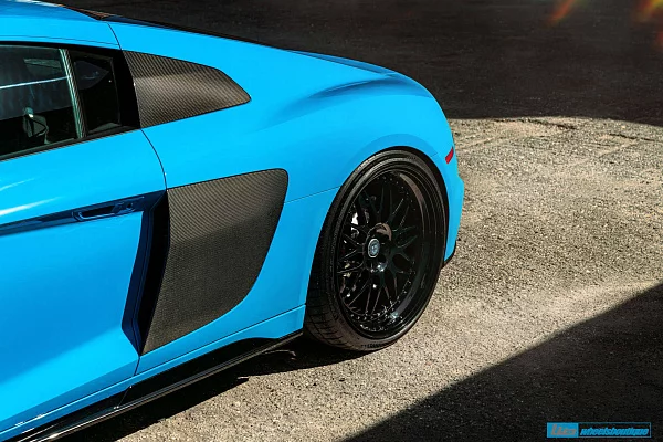 Фото дисков HRE 540C Черный глянец на Audi R8 (4S)