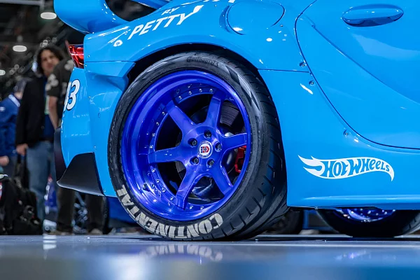 Фото дисков HRE C106 Синий глянец на Toyota Supra A90