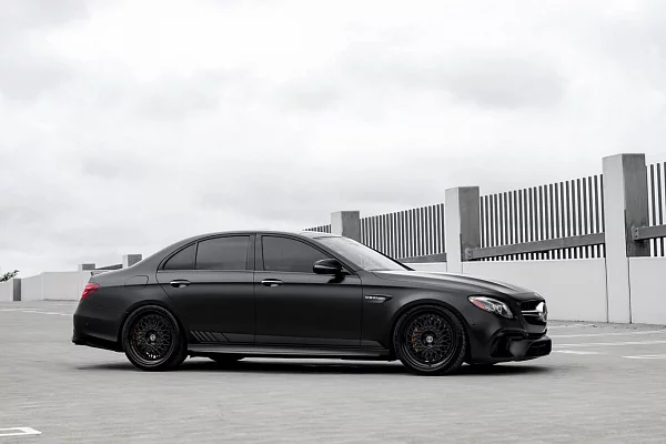 Фото дисков HRE 501 Черный сатин на Mercedes-Benz E-Class (W213, S213, C238)