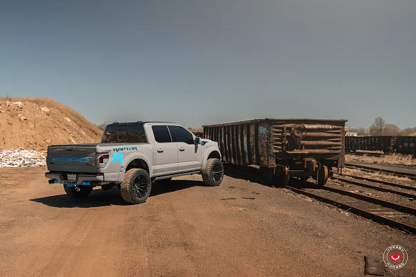 Фото дисков Vossen VFX-04 Черный глянец на Ford F-150 XIV