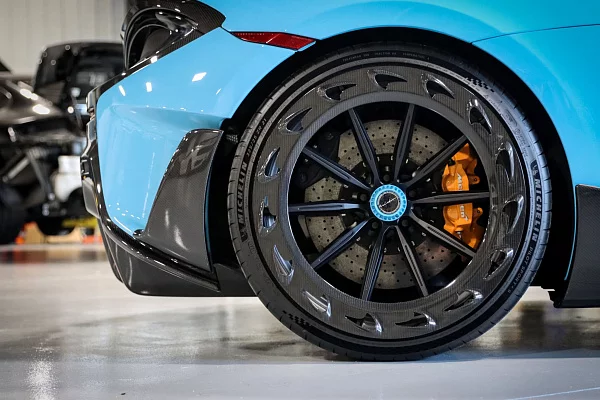 Фото дисков Brixton Forged R11-R Черный сатин на McLaren 600
