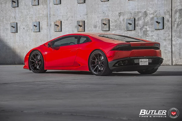 Фото дисков Vossen M-X2 Черный глянец на Lamborghini Huracan