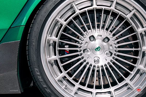 Фото дисков Vossen LC3-06 (3-Piece) Глянцевый лак на BMW 5/M5 (G60/G90)