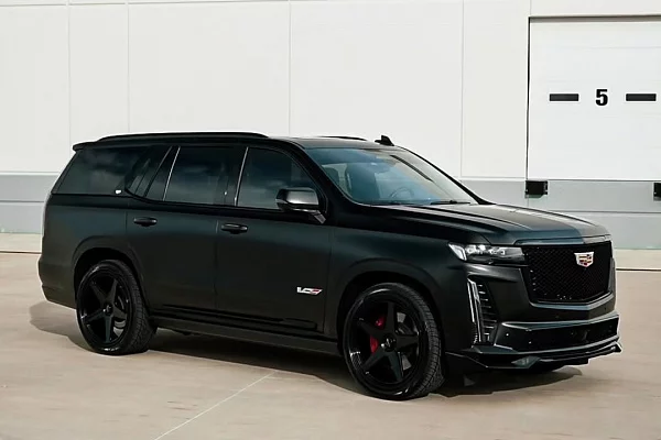 Фото дисков Giovanna Cinque Черный глянец на Cadillac Escalade V