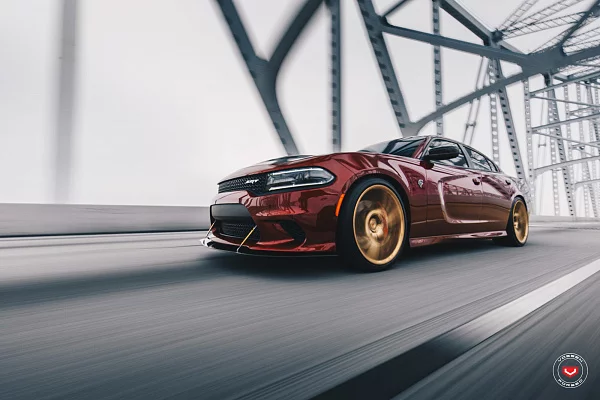 Фото дисков Vossen CG-204 Глянцевое золото на Dodge Charger VII
