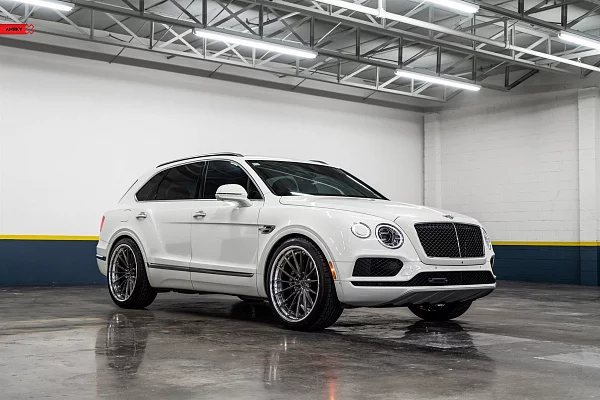 Фото дисков Anrky AN39 Глянцевый темный лак на Bentley Bentayga