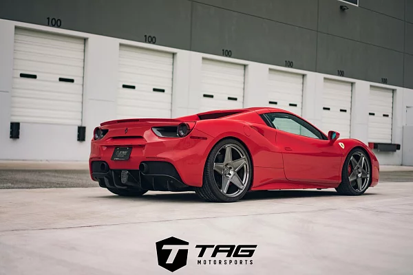 Фото дисков HRE 505M Глянцевый темный лак на Ferrari 488