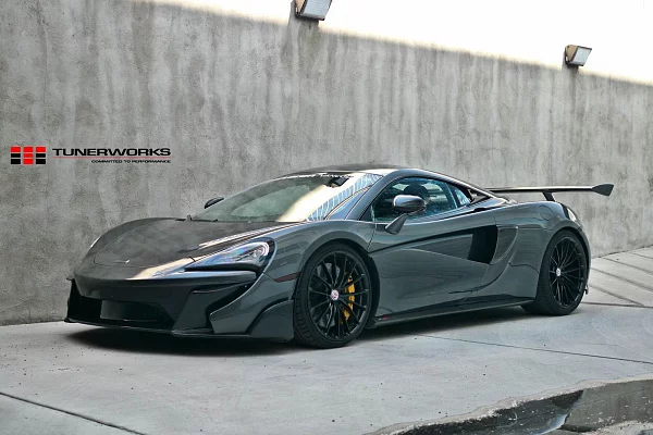 Фото дисков HRE P103 Черный глянец на McLaren 570S