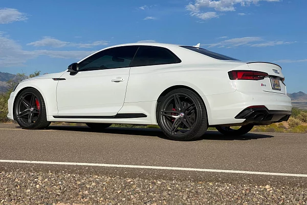 Фото дисков HRE P107 Глянцевый графит на Audi A/S/RS 5 (F5)