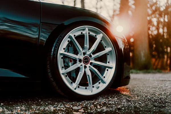 Фото дисков Brixton Forged R11-R Глянцевый лак на Audi R8 (4S)