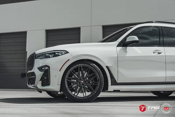 Фото дисков Vossen EVO-5 Черный глянец на BMW X7 (G07)