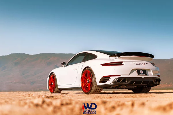 Фото дисков HRE P207 Красный сатин на Porsche 911 VII