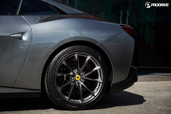 Фото дисков HRE P204 Глянцевый темный лак на Ferrari Portofino