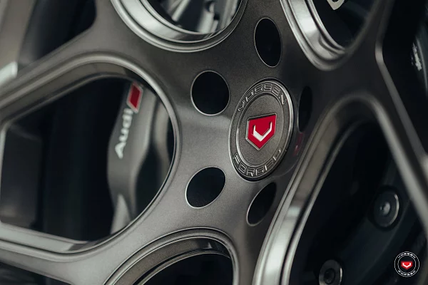 Фото дисков Vossen CG-205 Глянцевый тонированный лак на Audi R8 (4S)