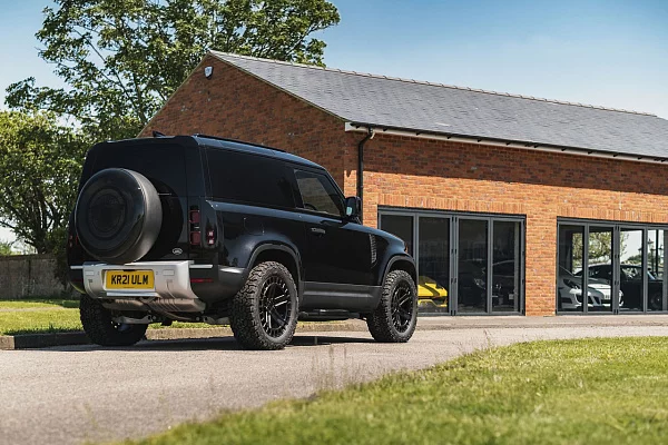 Land Rover Defender II