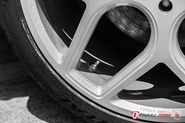 Фото дисков Vossen CG-205 Серебро на Audi Q7 (4M)