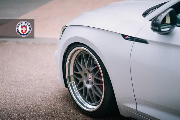 Фото дисков HRE 540C Глянцевый темный лак на Audi A/S/RS 5 (F5)