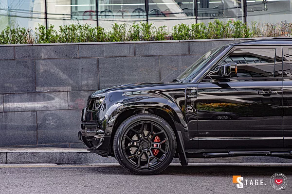Фото дисков Vossen UV-4 Черный глянец на Land Rover Defender II