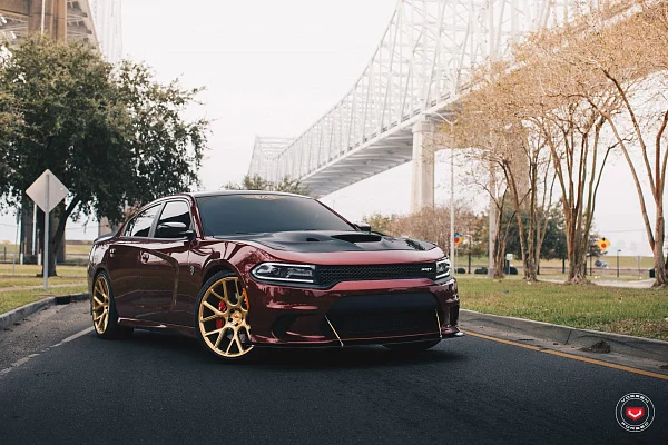 Фото дисков Vossen CG-204 Глянцевое золото на Dodge Charger VII