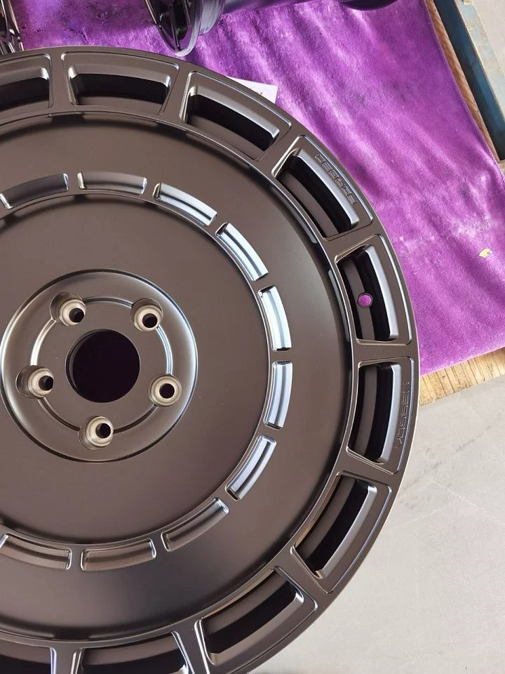 22" диски в стиле Vossen LC3-11 в цвете черный сатин