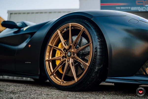 Фото дисков Vossen EVO-2R Глянцевое темное золото на Ferrari F12