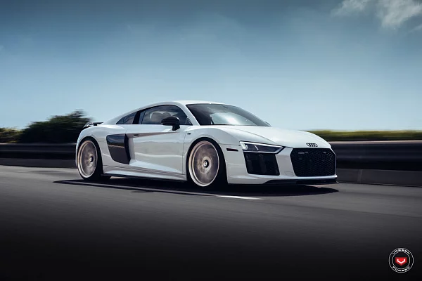 Фото дисков Vossen VPS-4 Глянцевая шампань на Audi R8 (4S)