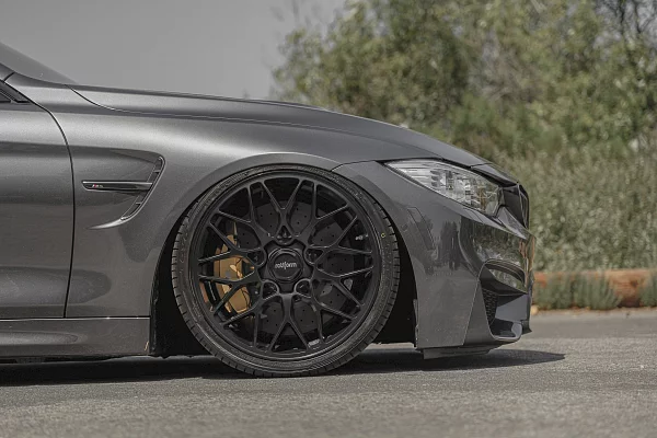 Фото дисков Rotiform SGN Черный сатин на BMW 4/M4 (F32/F82)