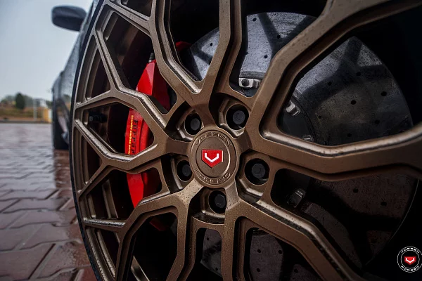 Фото дисков Vossen S17-01 Сатиновая бронза на Ferrari GTC4Lusso