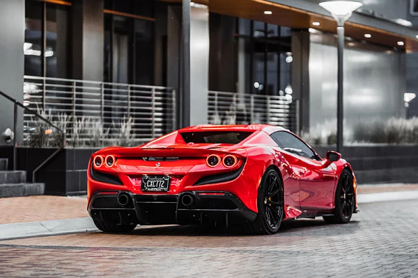 Фото дисков Brixton Forged R11-R Черный глянец на Ferrari F8