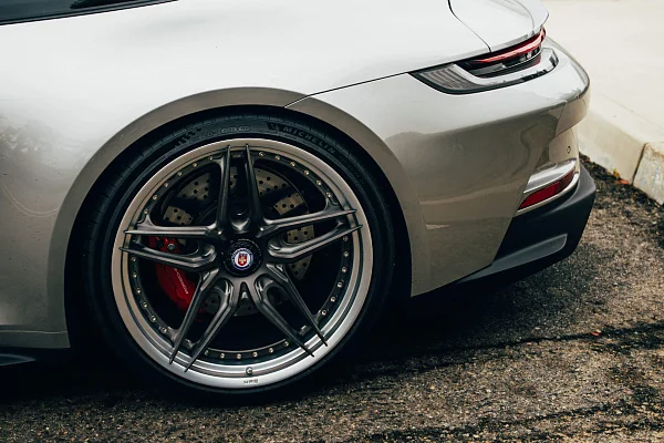 Фото дисков HRE S107SC Сатиновый темный лак на Porsche 911 VIII