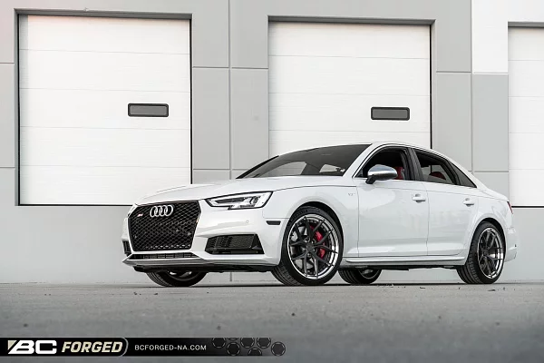 Фото дисков BC Forged HCS21 Глянцевый темный лак на Audi A/S/RS 4 (B9)