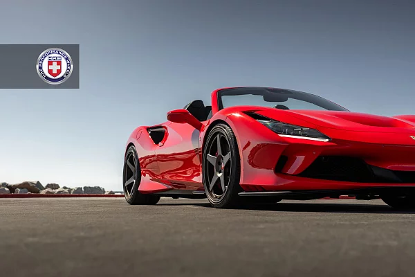 Фото дисков HRE 305 GTS Сатиновая бронза на Ferrari F8