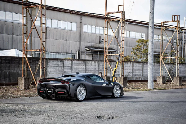 Фото дисков HRE 515 GTM Глянцевый лак на Ferrari SF90