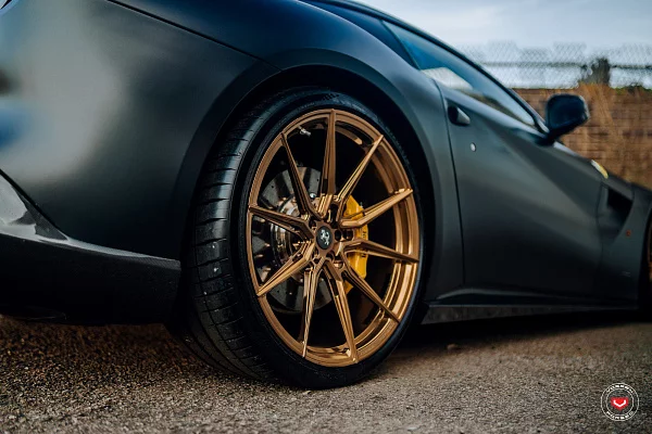 Фото дисков Vossen EVO-2R Глянцевое темное золото на Ferrari F12