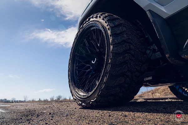 Фото дисков Vossen GNX-02 Черный глянец на GMC Hummer EV