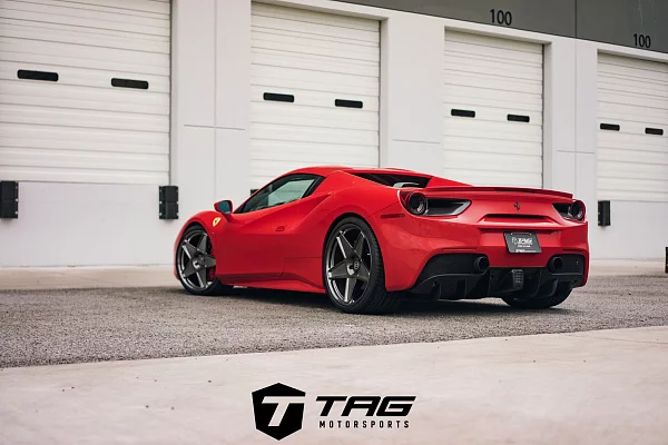 Фото дисков HRE 505M Глянцевый темный лак на Ferrari 488
