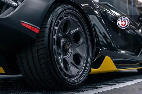 Фото дисков HRE 454 GTM Сатиновый темный лак на Lamborghini Centenario
