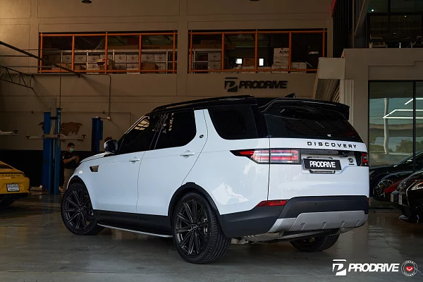 Фото дисков Vossen UV-2 Глянцевый темный лак на Land Rover Discovery V