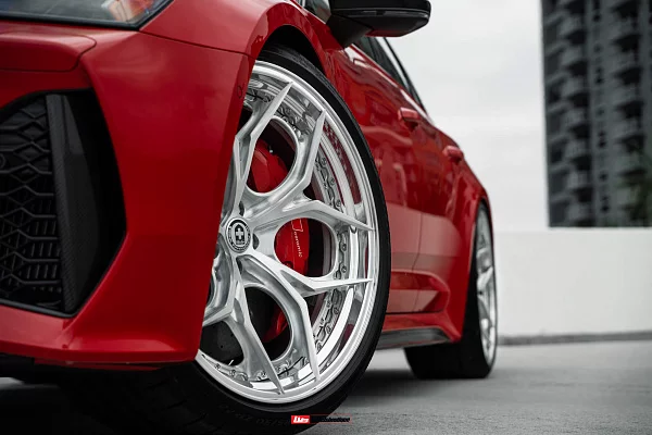 Фото дисков HRE S111SC Глянцевый лак на Audi A/RS 6 (C8)